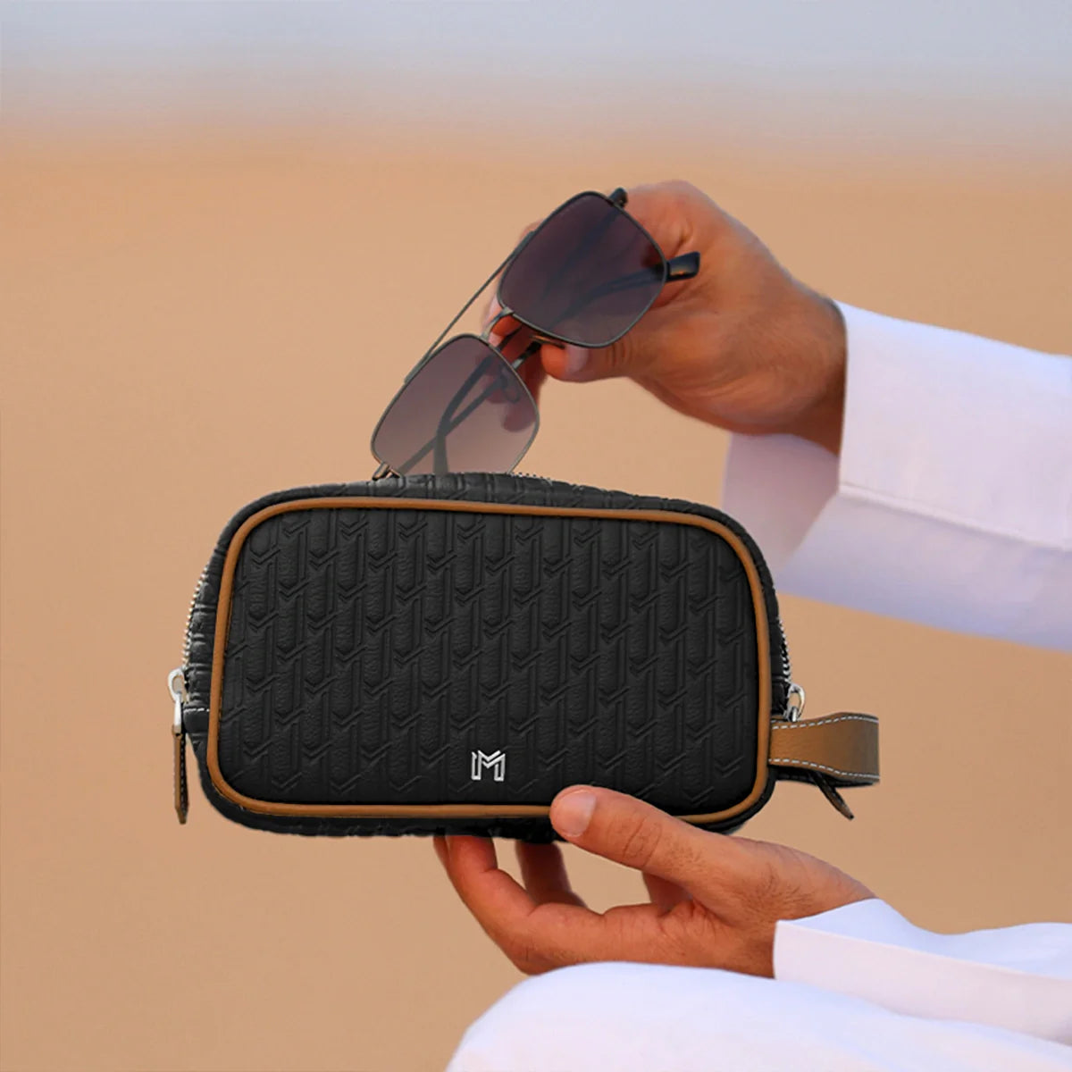 Travel Pouch Black & Tan / Silver