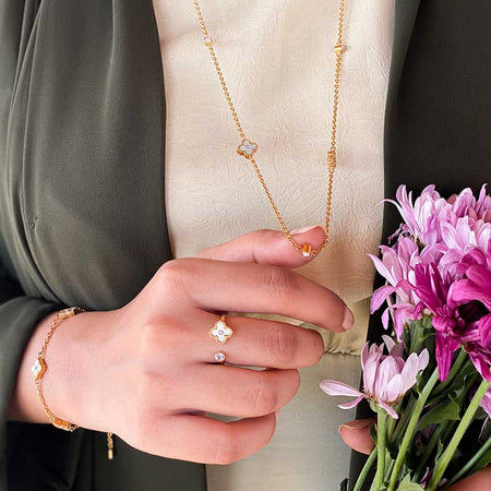 ميني جوري / قلادة لؤلؤ ذهبي