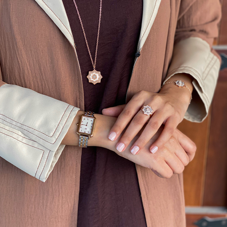 نجم / قلادة لؤلؤ الورد الذهبي