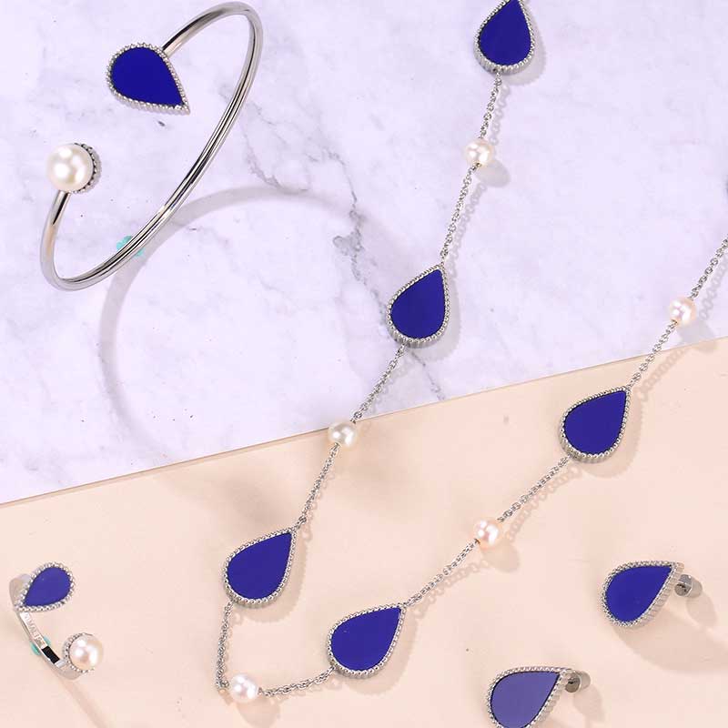 Sapphire Drop / Necklace Silver