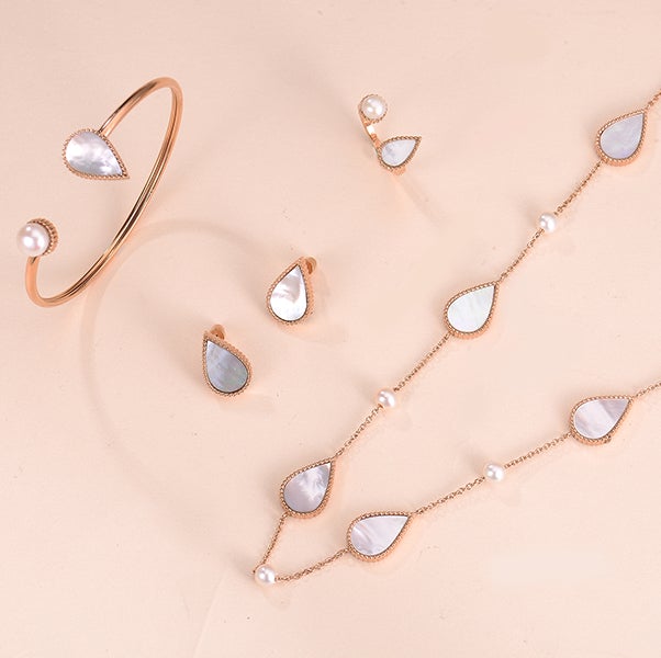 Drop / Necklace Rose Gold