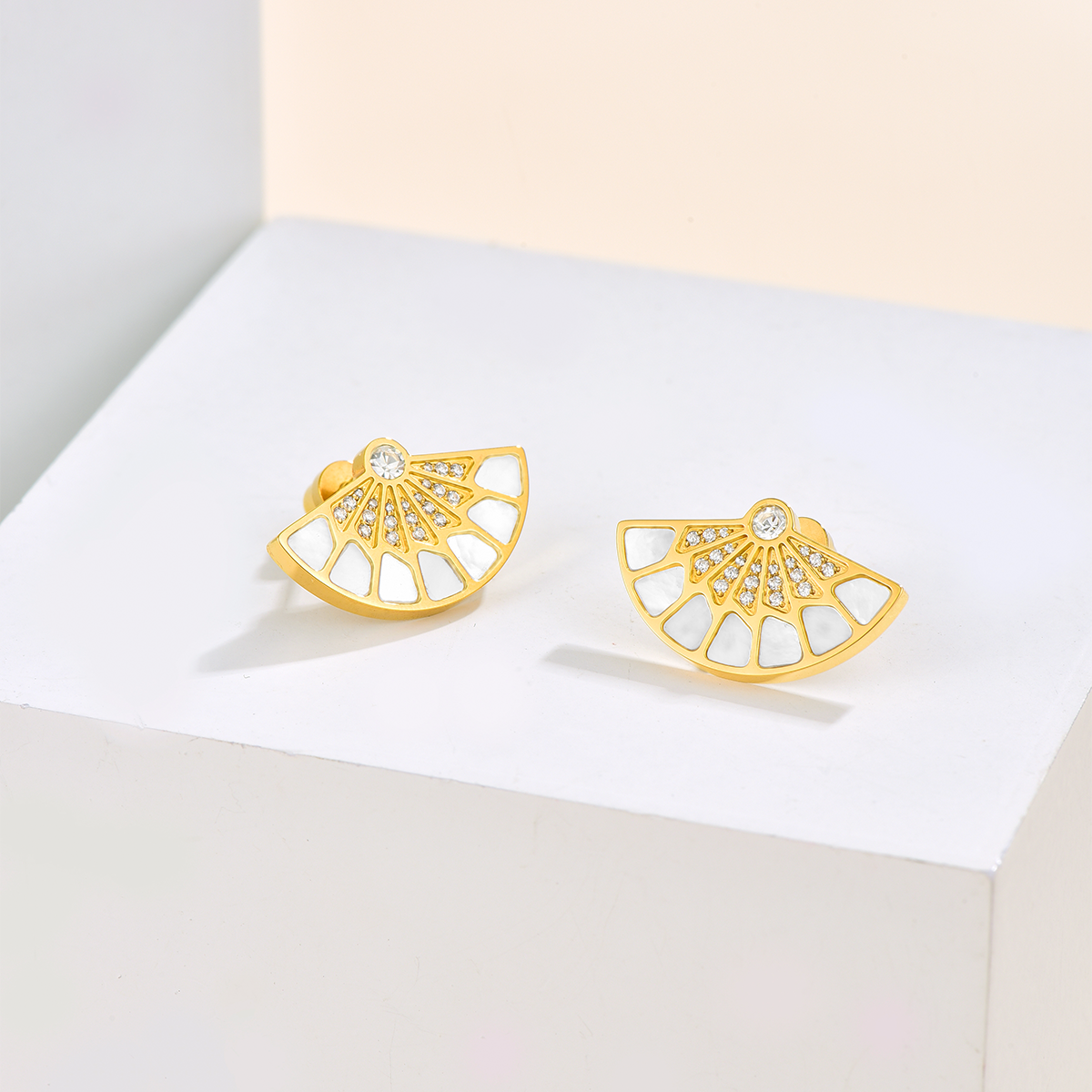Fan / Earrings Gold