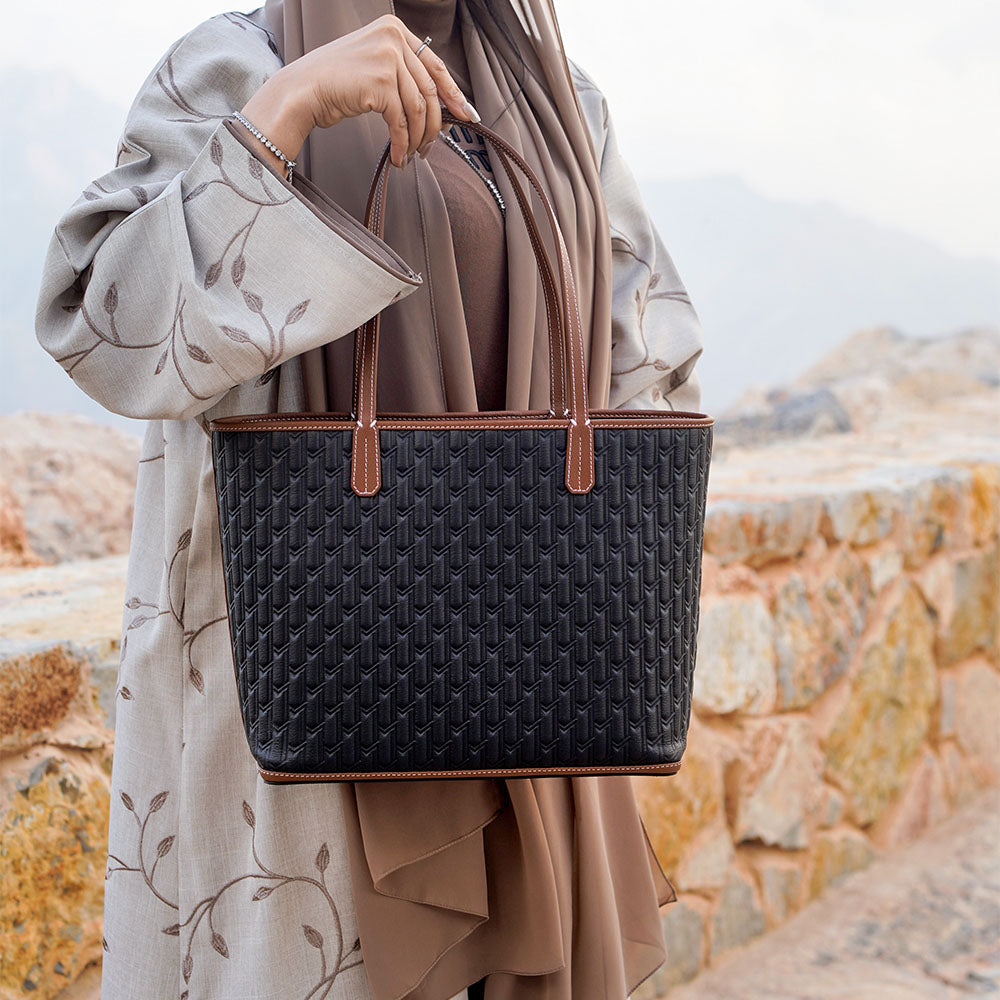 Travel Tote / Black and Tan