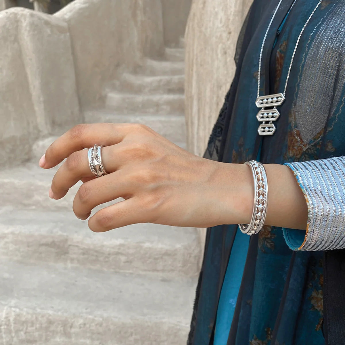 Anaqa / Bangle Silver