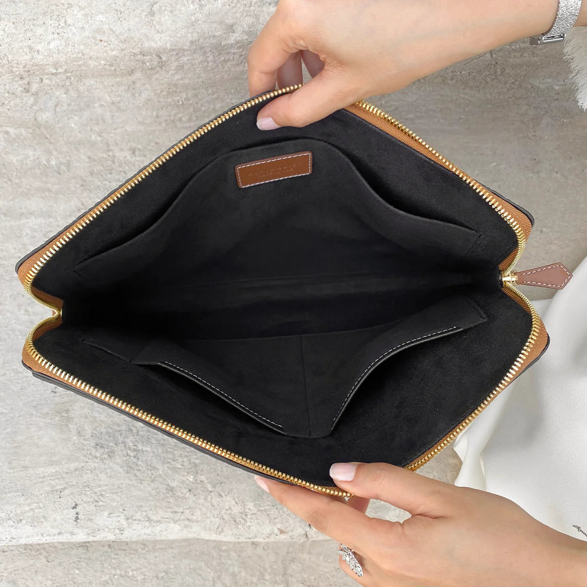 Laptop Sleeve / Black & Tan