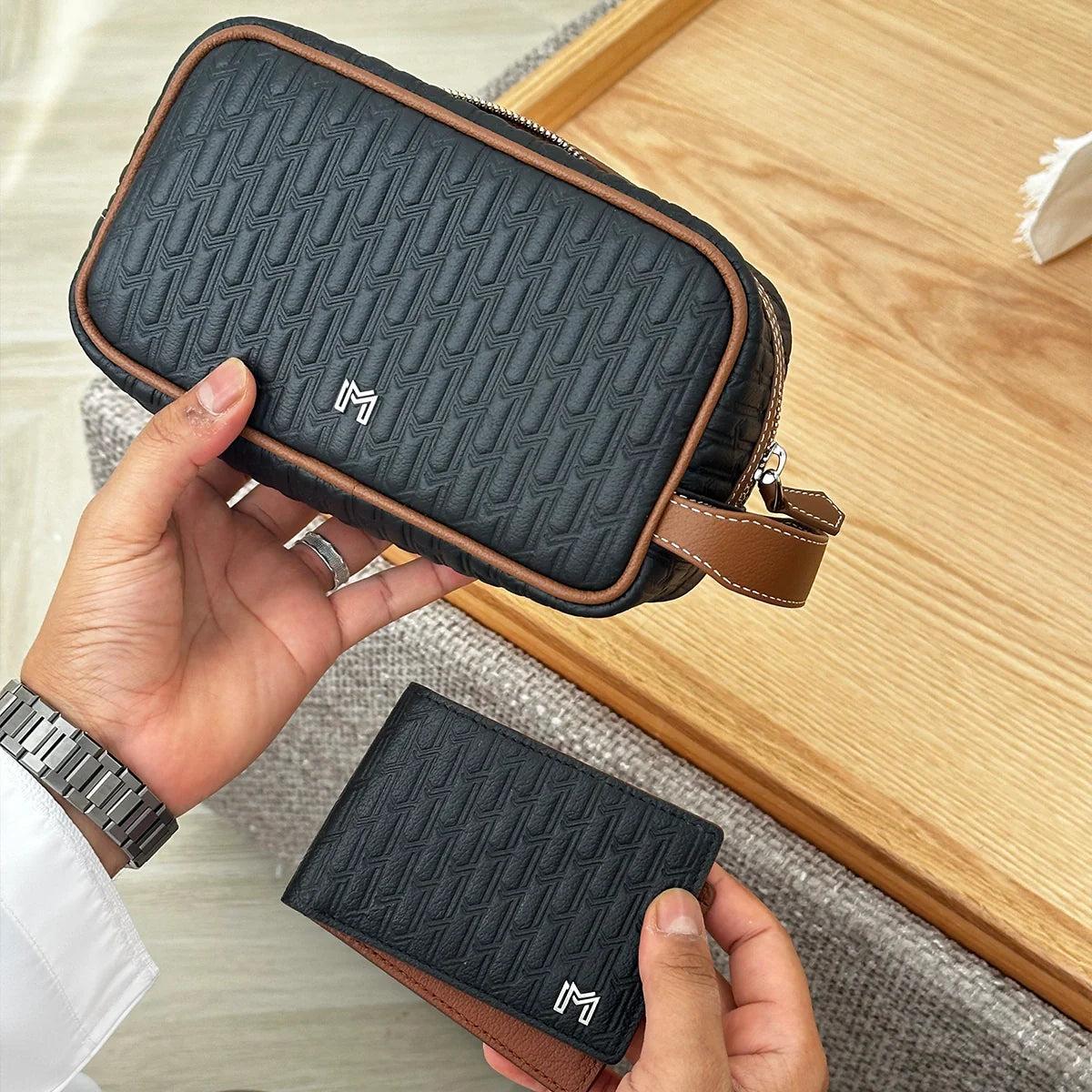 Travel Pouch Black & Tan / Silver