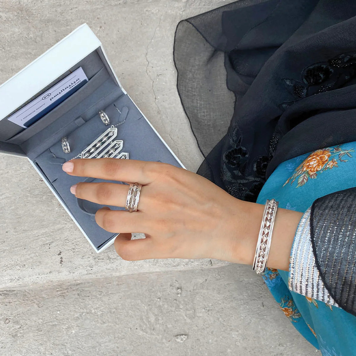 Anaqa / Bangle Silver