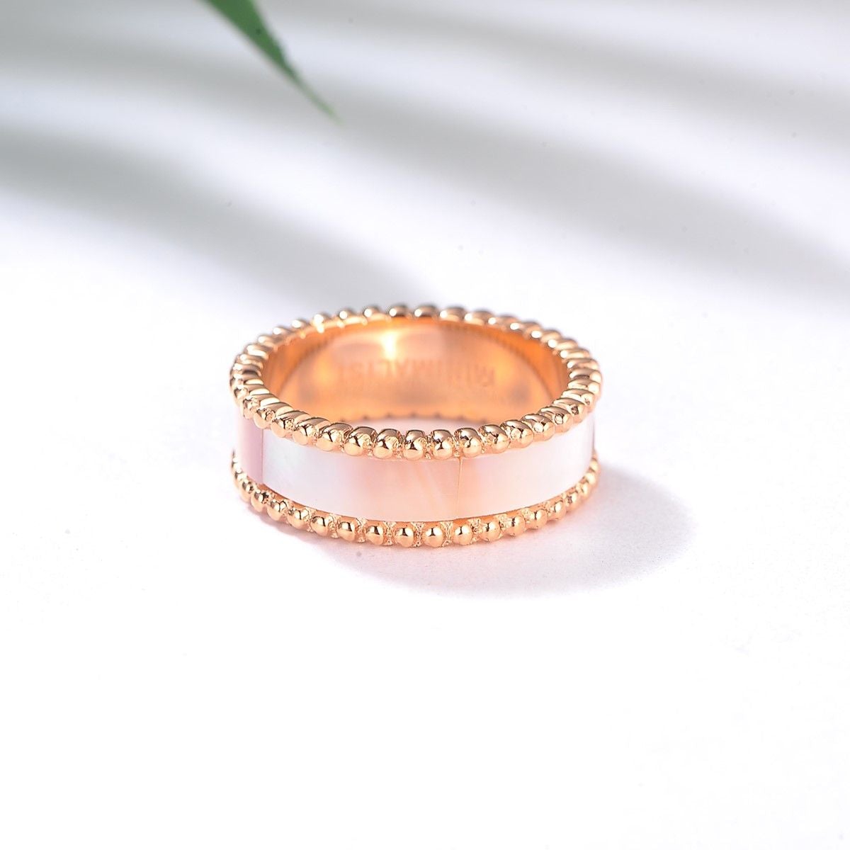 Lulwah Ring / Pearl Rose Gold ( Size 7 ) - minimalistae