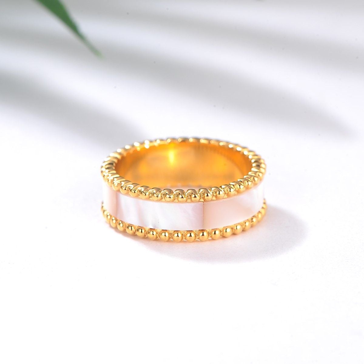 Lulwah Ring / Pearl Gold ( Size 7 ) - minimalistae
