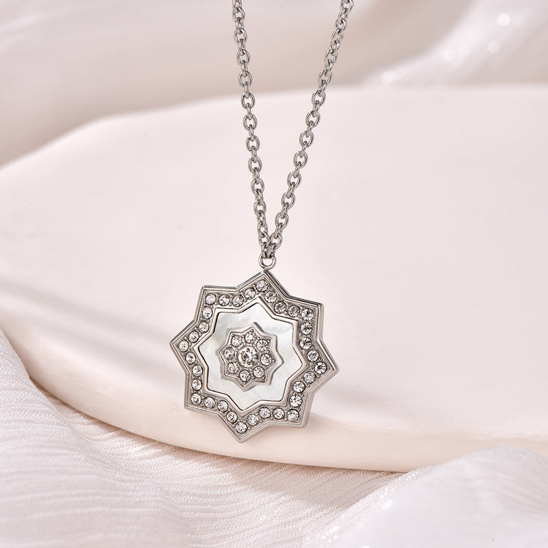 نجم / قلادة لؤلؤ فضي