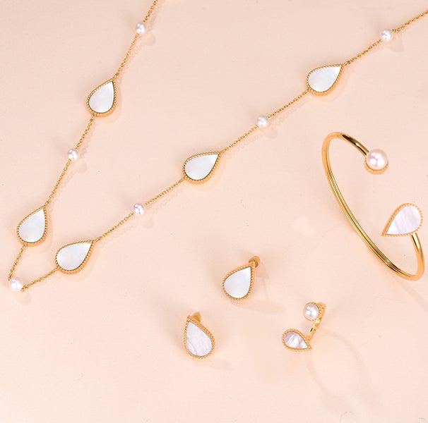 Drop / Necklace Gold