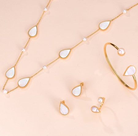 Drop / Necklace Gold